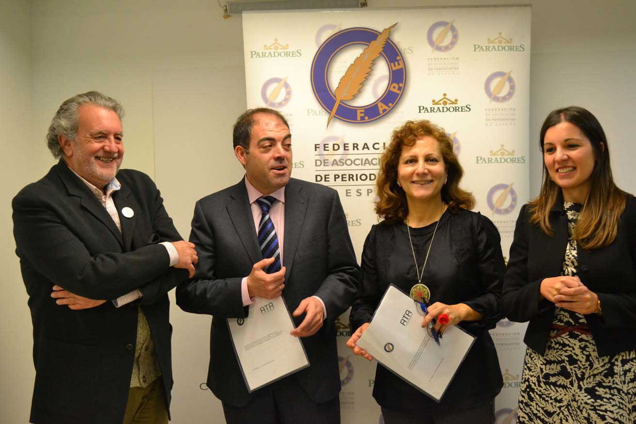 En la imagen: Aurelio Martín, vicepresidente para asuntos de Formación de la FAPE; Lorenzo Jesús Amor, presidente de ATA; Elsa González, presidenta de la FAPE, y Soraya Mayo, secretaria general de ATA.